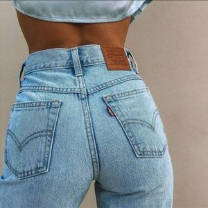 Levi's - 550 Relaxed Fit Tapered Leg - Small Hole